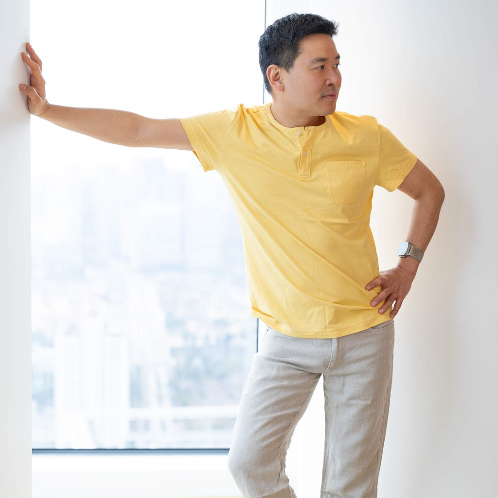 100% organic cotton t-shirt with pocket and buttons