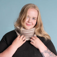 Load image into Gallery viewer, plastic-free 100% organic merino wool infinity scarf