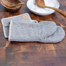 Load image into Gallery viewer, plastic-free organic linen pot holder oven mitts