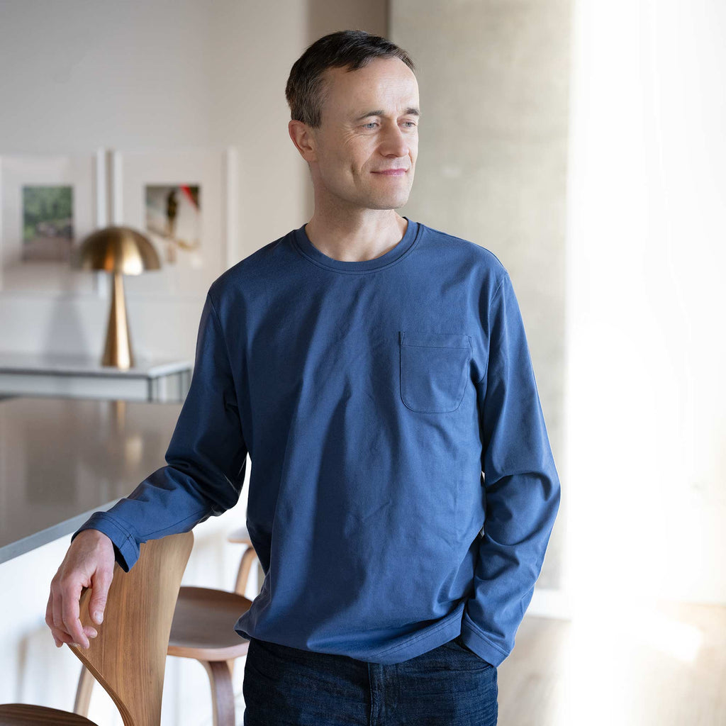 100% organic cotton long-sleeve pocket t-shirt