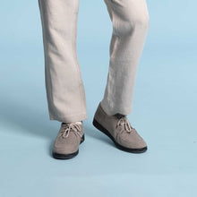 Load image into Gallery viewer, organic linen shoes