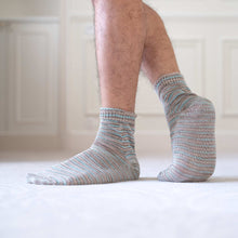 Load image into Gallery viewer, Synthetics-free organic linen socks