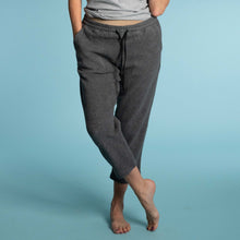Load image into Gallery viewer, organic cotton crop joggers